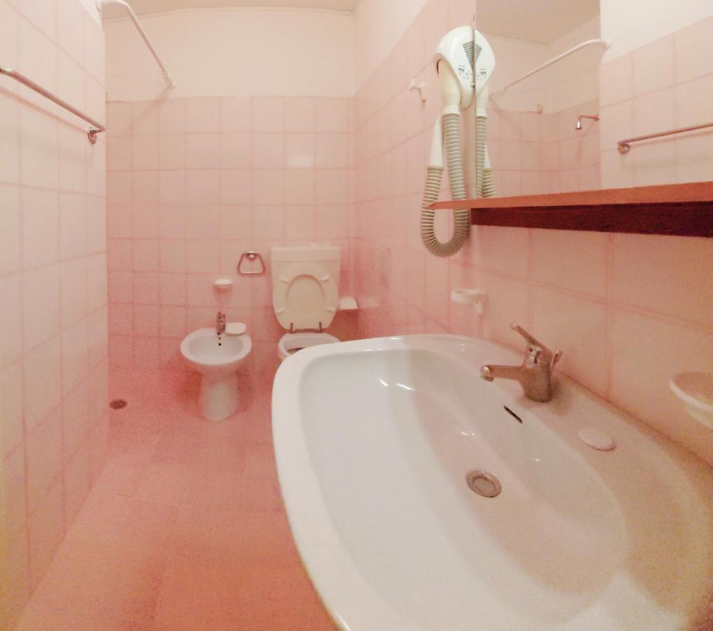 Hotel Trevi Лідо-ді-Єзоло Екстер'єр фото