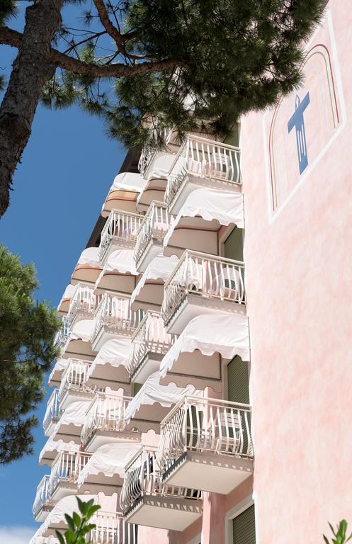 Hotel Trevi Лідо-ді-Єзоло Екстер'єр фото
