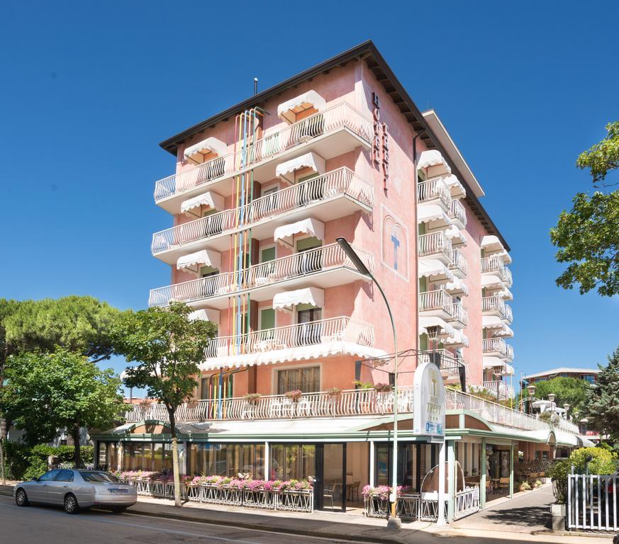 Hotel Trevi Лідо-ді-Єзоло Екстер'єр фото